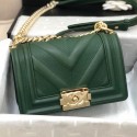 Chanel Calfskin Patchwork Chevron Small Boy Flap Bag A67086 Green 2019 Collection AQ01074