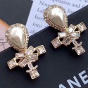 Chanel Pearl Crystal Short Earrings 02 2019 Collection AQ01825