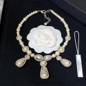 Chanel Pearl Short Necklace White 01 2019 Collection AQ00892