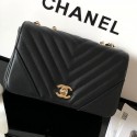 Fake Best Chanel Chevron Smooth Calfskin Small Flap Bag A91586 Black 2019 Collection AQ01625