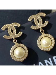 Chanel Crystal Pearl Short Earrings 03 2019 Collection AQ02308