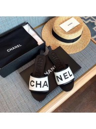 Chanel logo slippers in lambskin white 2019 AQ02526