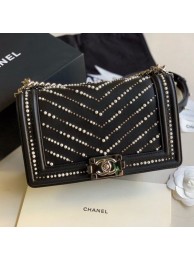 Chanel Pearl Chevron Calfskin Medium Boy Flap Bag A67086 Black 2020 Collection AQ01308