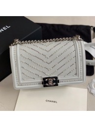 Chanel Pearl Chevron Calfskin Medium Boy Flap Bag A67086 White/Silver 2020 Collection AQ02223