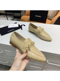 Imitation Chanel Calfksin Chain Charm Loafers G36420 Beige 2020 Collection AQ01445