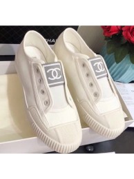 Imitation Chanel Vintage CC Logo Sneakers White 2019 AQ02229