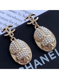 Knockoff Chanel Pearls Beetle Short Earrings 02 2019 Collection AQ03922