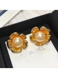 Replica Best Chanel Pearl Bloom Stud Earrings Gold/White 2020 Collection AQ01133